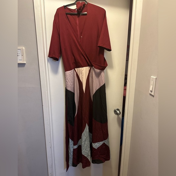 Beautiful Plus Maxi Eshakti dress . - Picture 3 of 4